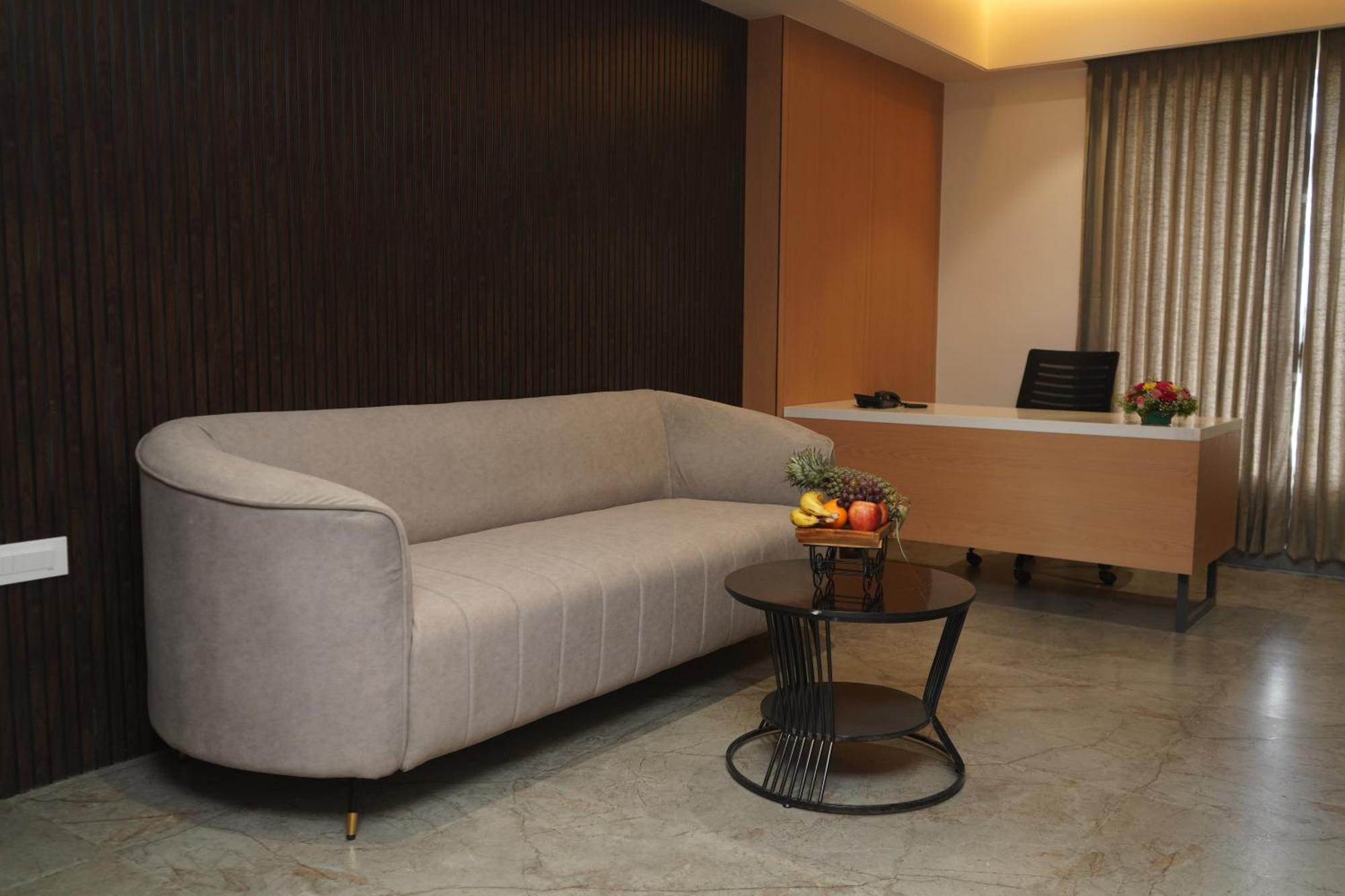 Vantara Suites Веллуру Экстерьер фото